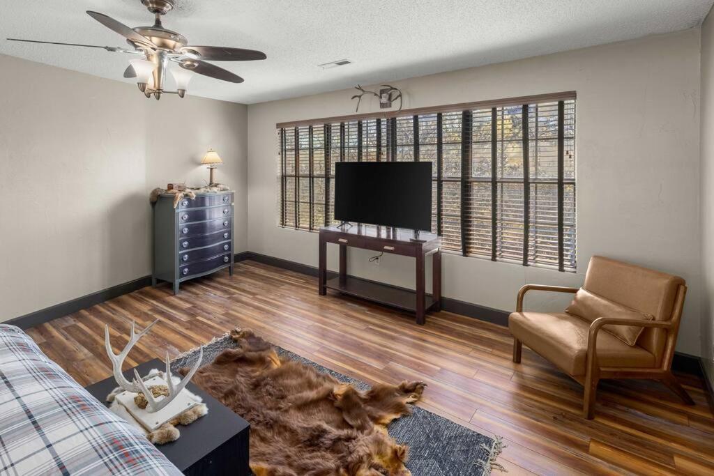Stonegate Lodge Bear'S Den Kitchen, Pool, Firepit, Wifi ,Smart Tvs Eureka Springs Luaran gambar
