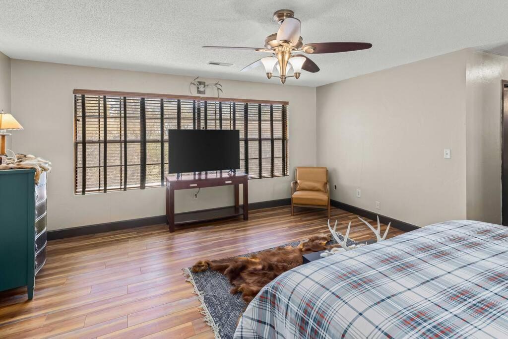 Stonegate Lodge Bear'S Den Kitchen, Pool, Firepit, Wifi ,Smart Tvs Eureka Springs Luaran gambar