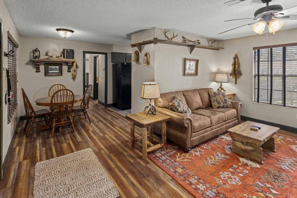Stonegate Lodge Bear'S Den Kitchen, Pool, Firepit, Wifi ,Smart Tvs Eureka Springs Luaran gambar