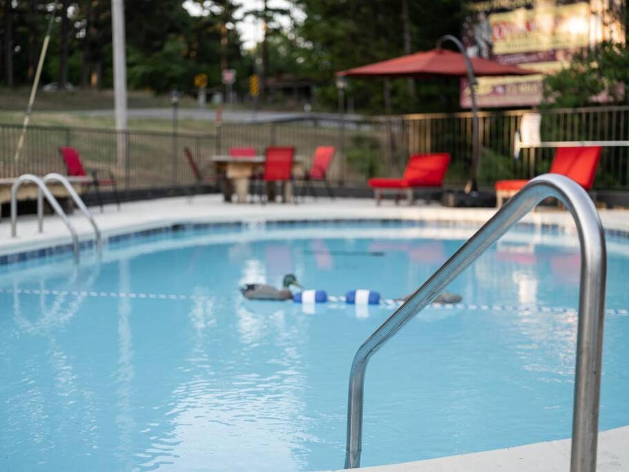 Stonegate Lodge Bear'S Den Kitchen, Pool, Firepit, Wifi ,Smart Tvs Eureka Springs Luaran gambar