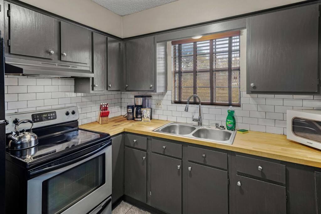 Stonegate Lodge Bear'S Den Kitchen, Pool, Firepit, Wifi ,Smart Tvs Eureka Springs Luaran gambar